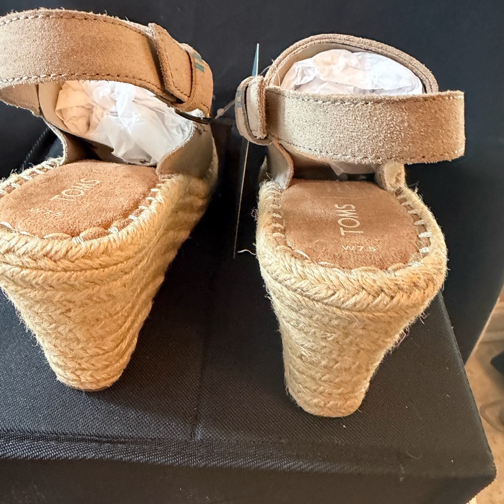 TOMS Monica Desert Taupe Suede. Wedge Sandal. BNIB size 7.5 - Picture 5 of 6